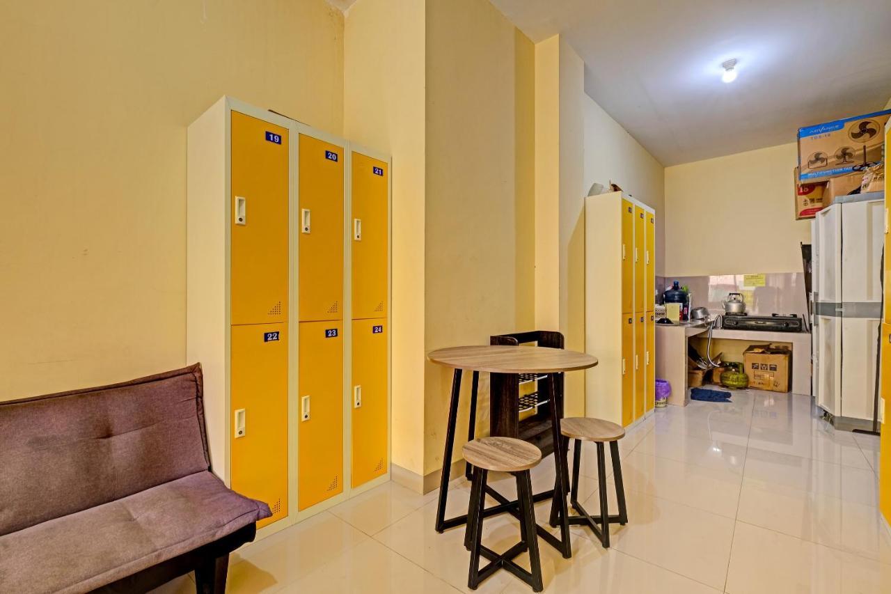 Oyo 91532 Malioboro Guesthouse Yogyakarta Exterior photo